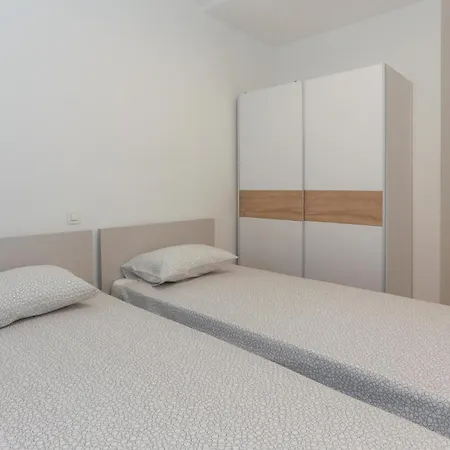 One-bedroom In Lägenhet Solin