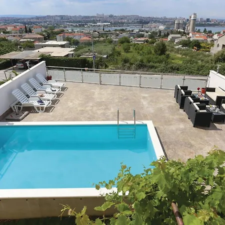 Apartment In With Swimming Pool